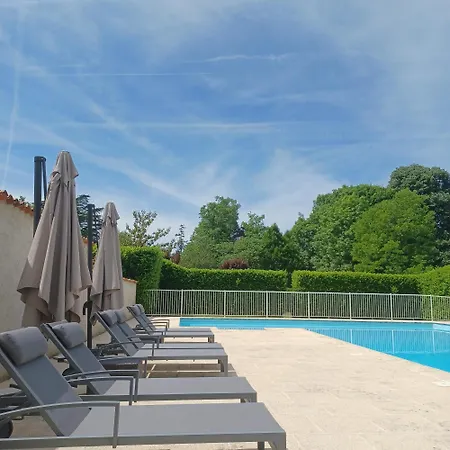 Ferienhaus 3 Bedroom In The Grounds Of A Chateau Saint-Paul-Lizonne