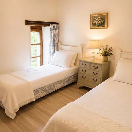 Ferienhaus 3 Bedroom In The Grounds Of A Chateau Saint-Paul-Lizonne
