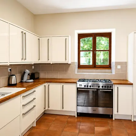 3 Bedroom In The Grounds Of A Chateau Saint-Paul-Lizonne