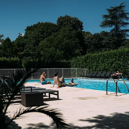 3 Bedroom In The Grounds Of A Chateau Ferienhaus *